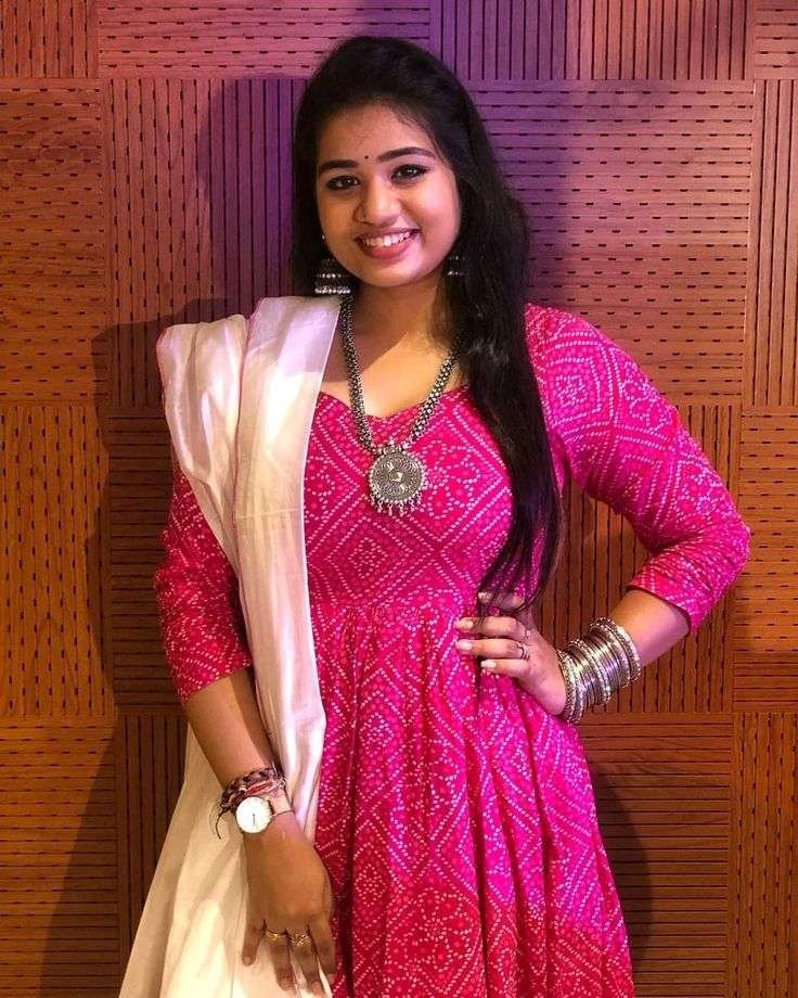 nia vora hot call girl