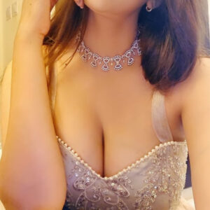 busty escort komal (4)